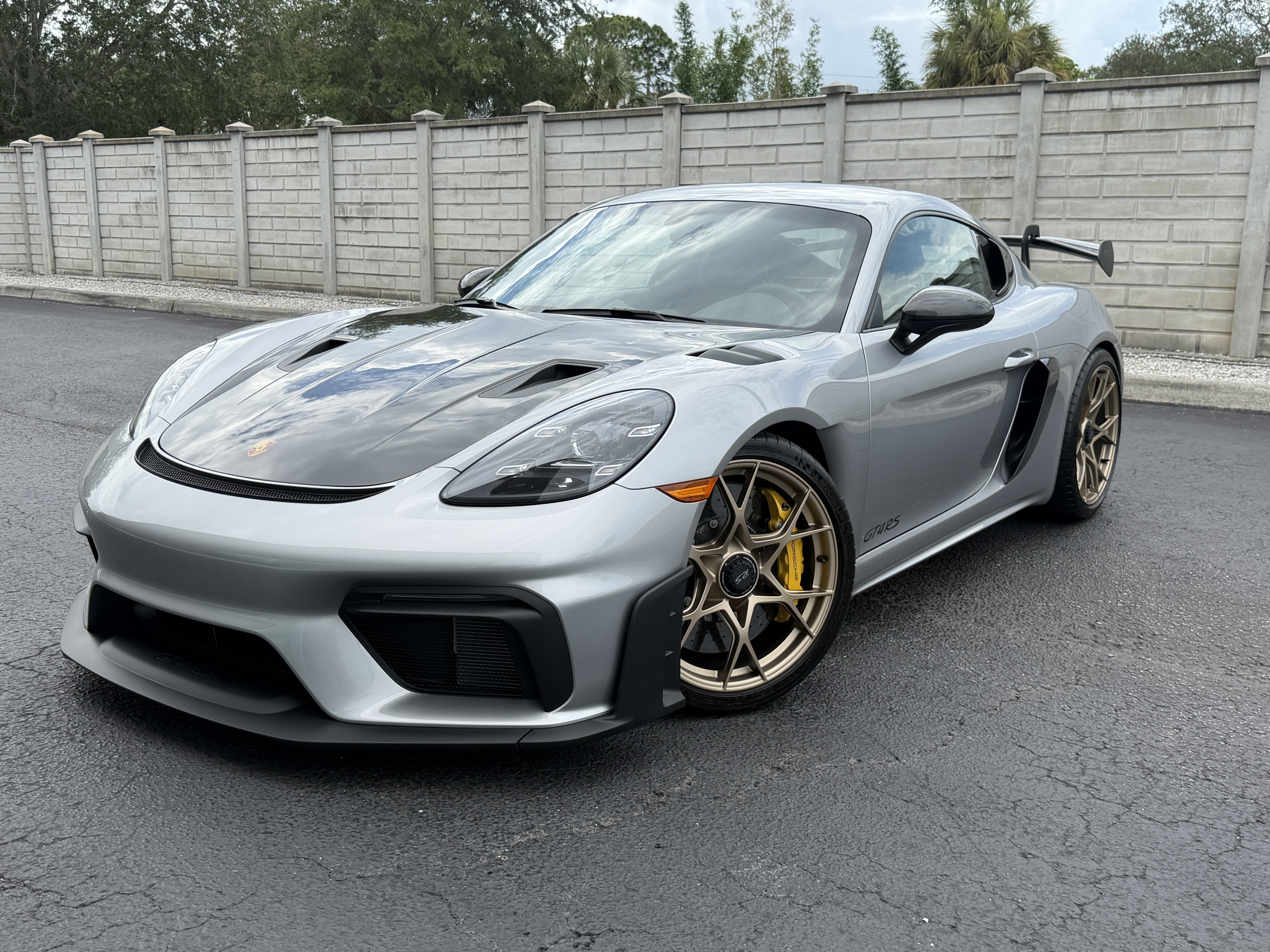 Certified 2025 Porsche 718 Cayman GT4 RS RWD image 1