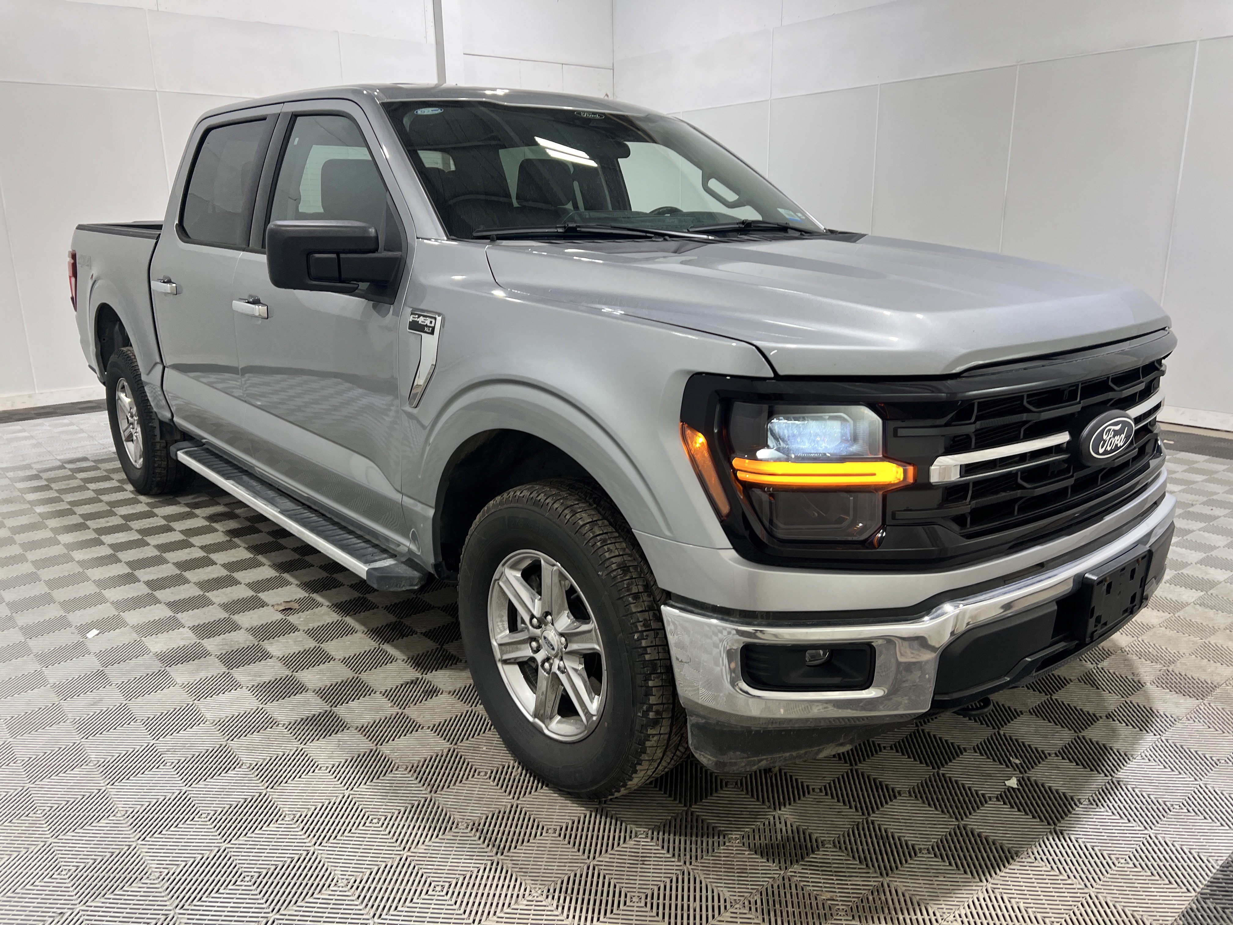 Used 2025 Ford F150 XLT w/ Equipment Group 301A Standard AWD/4WD image 4