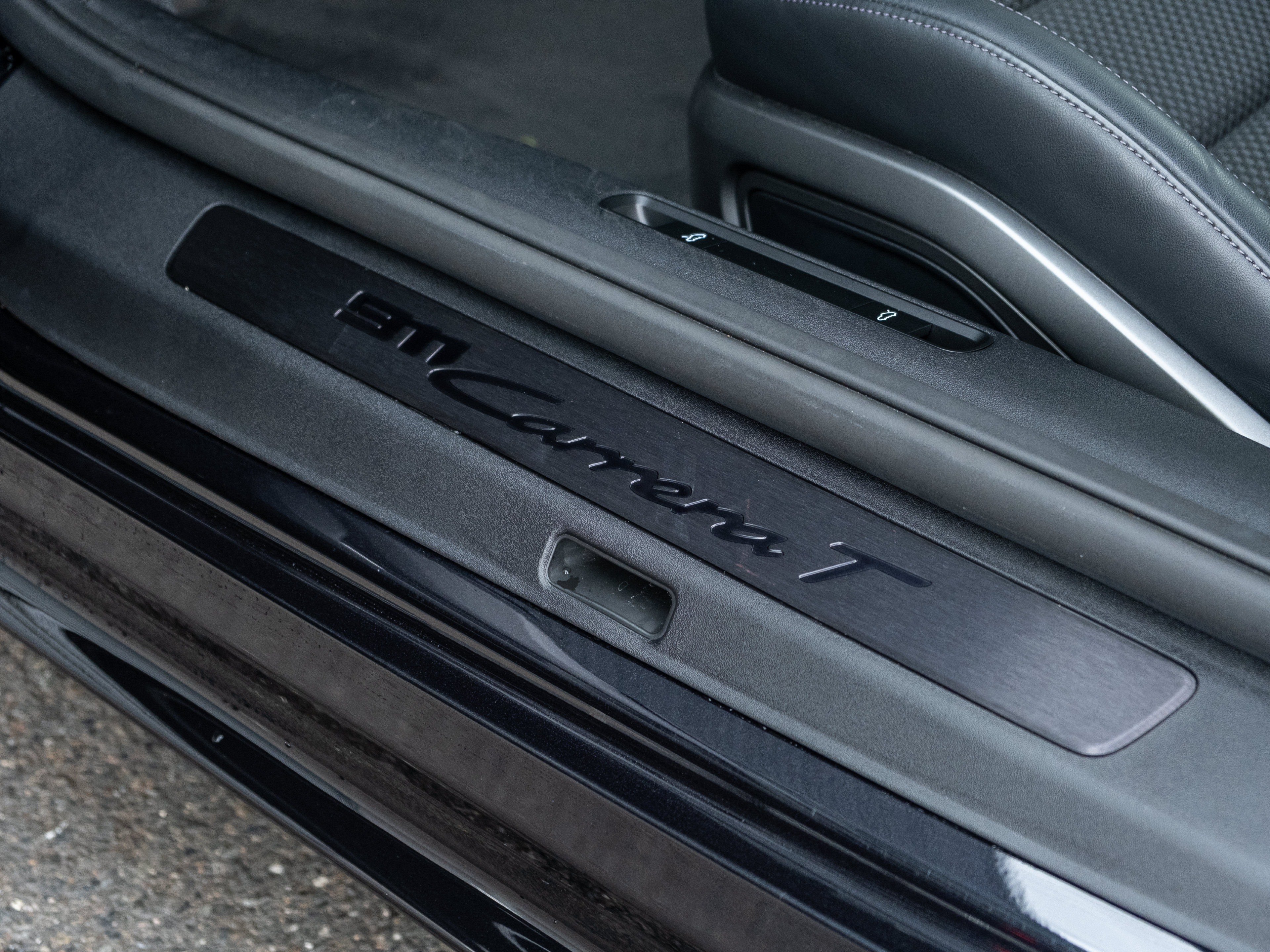 Certified 2024 Porsche 911 Carrera T RWD image 40