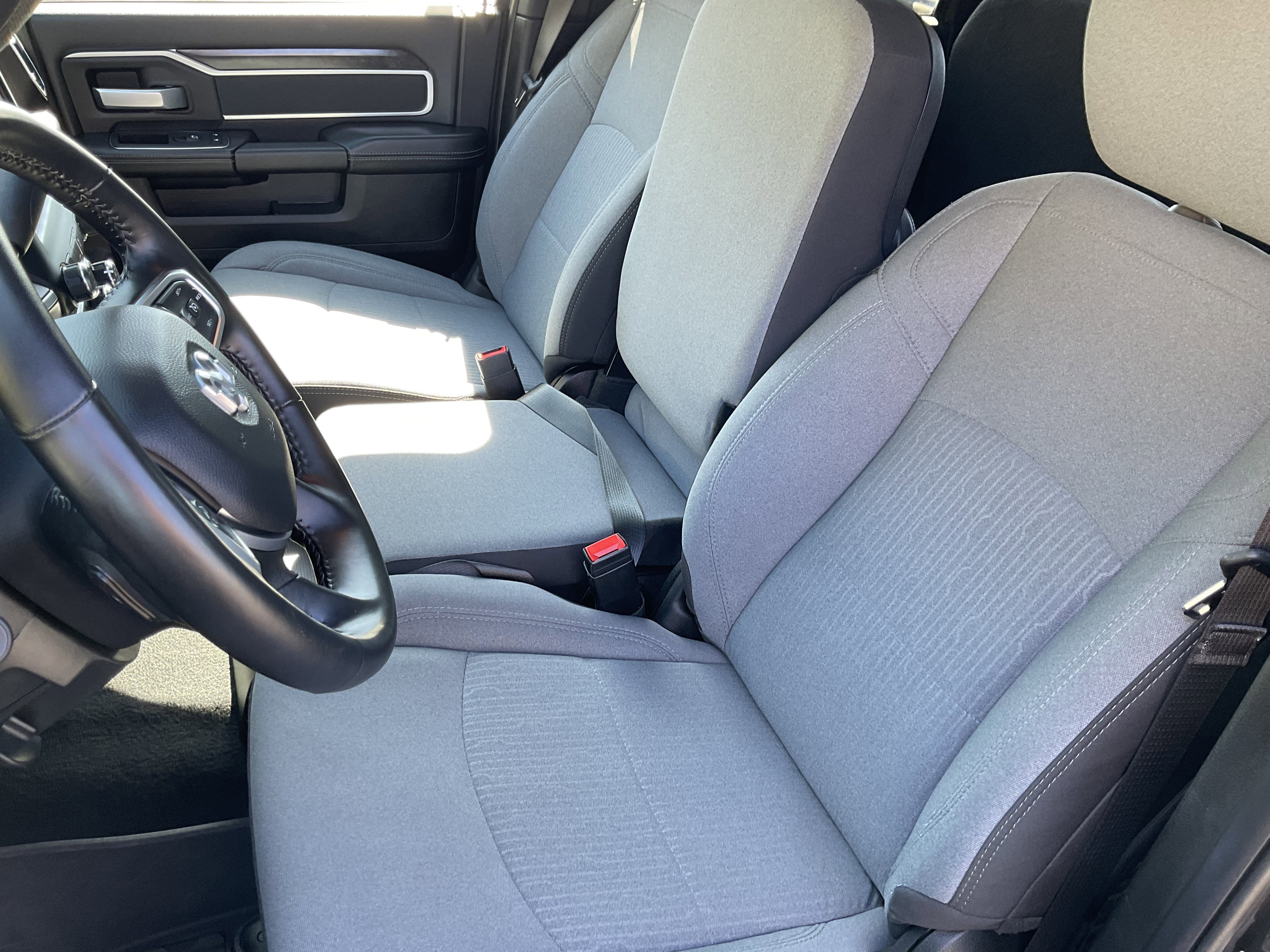 Used 2024 RAM 3500 Big Horn image 33