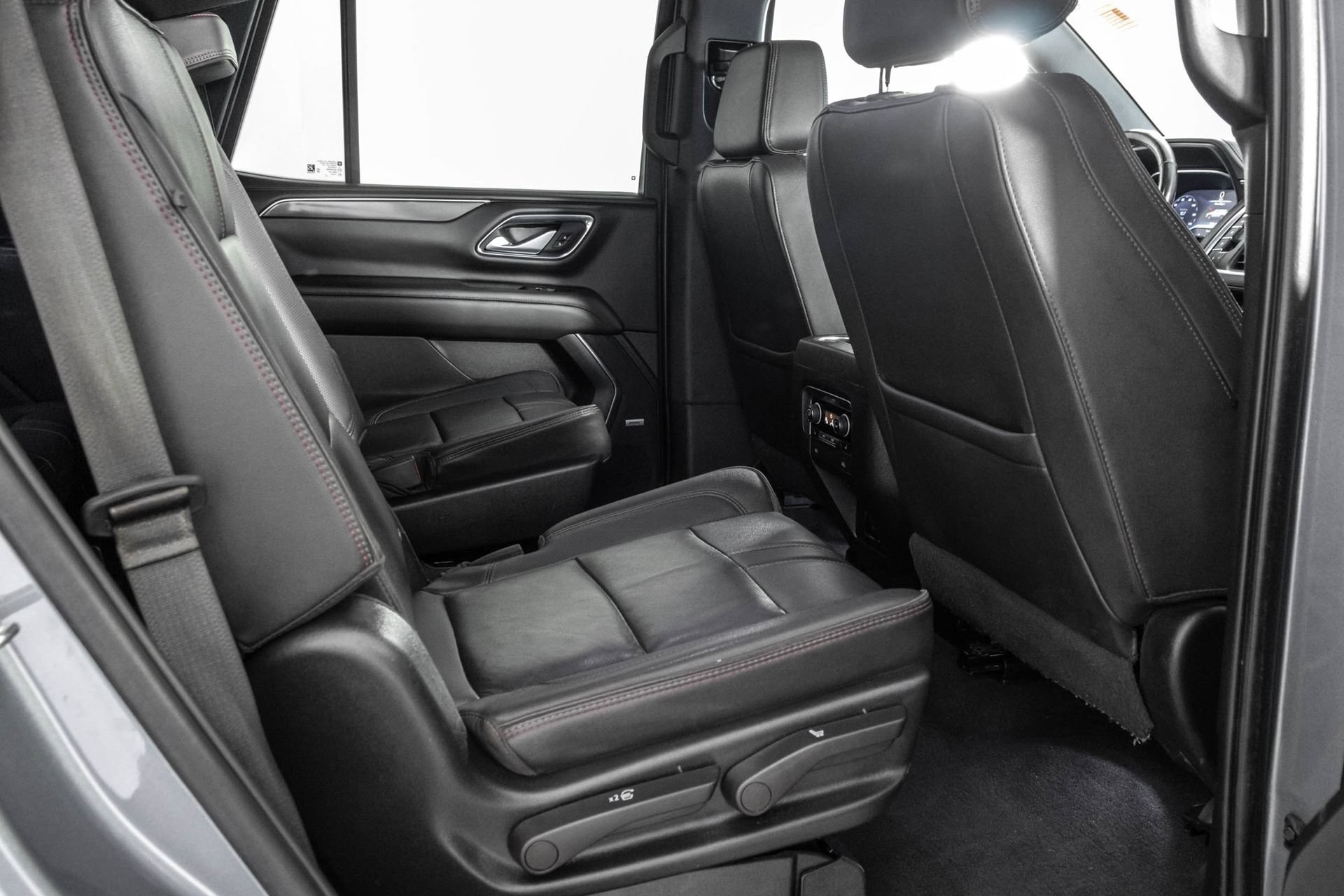Used 2022 Chevrolet Tahoe RST w/ Luxury Package AWD/4WD image 43