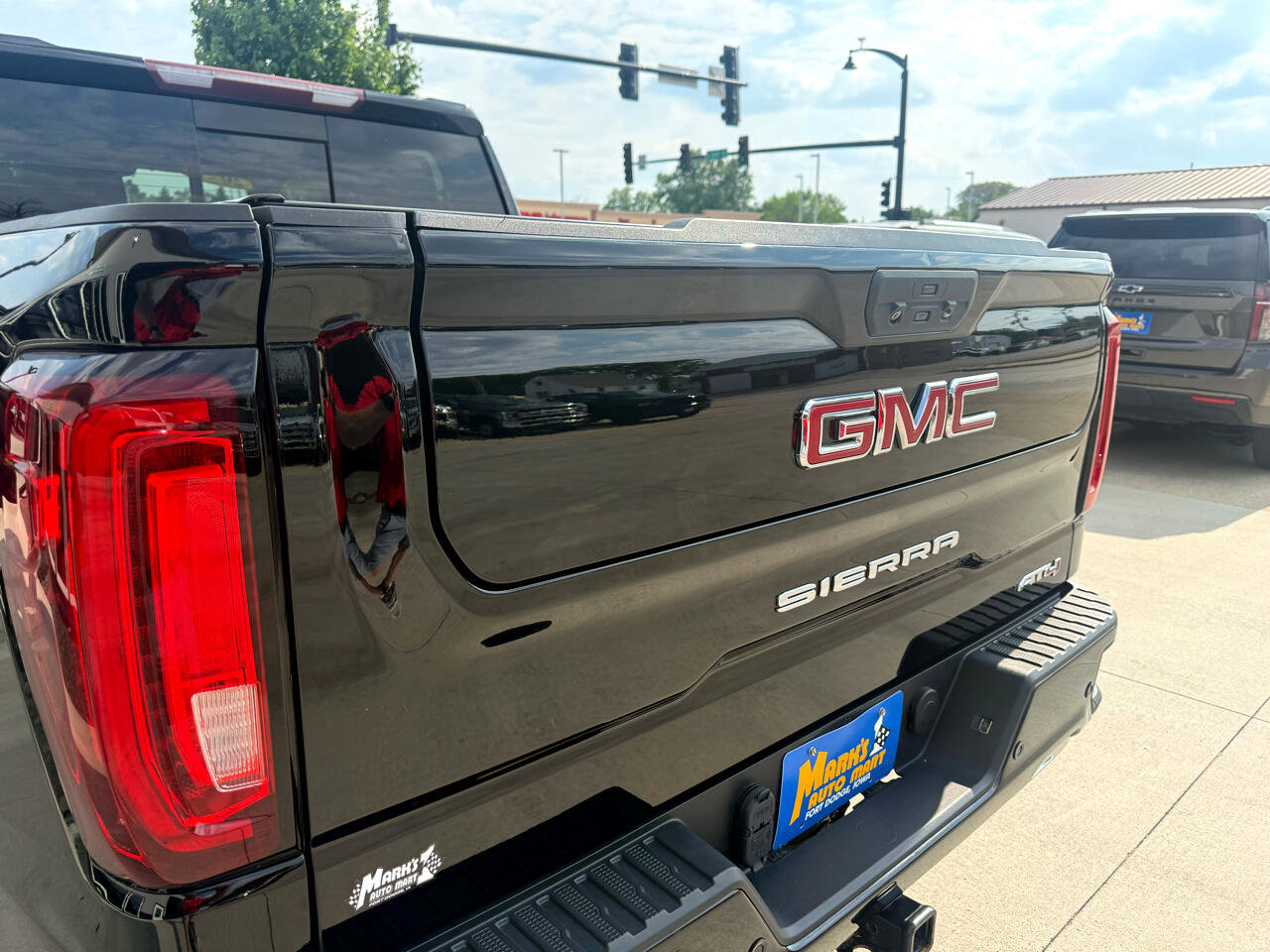 Used 2021 GMC Sierra 1500 AT4 w/ AT4 Premium Package image 22