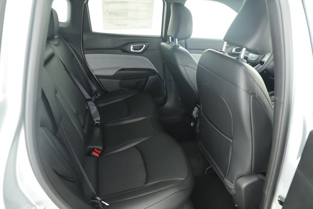 New 2026 Jeep Compass Latitude image 21