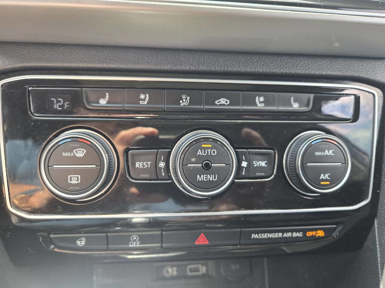 Used 2018 Volkswagen Atlas SEL Premium image 47