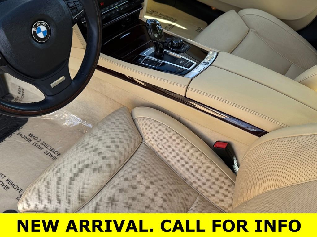 Used 2011 BMW 750Li w/ Luxury Rear Seating Pkg image 6