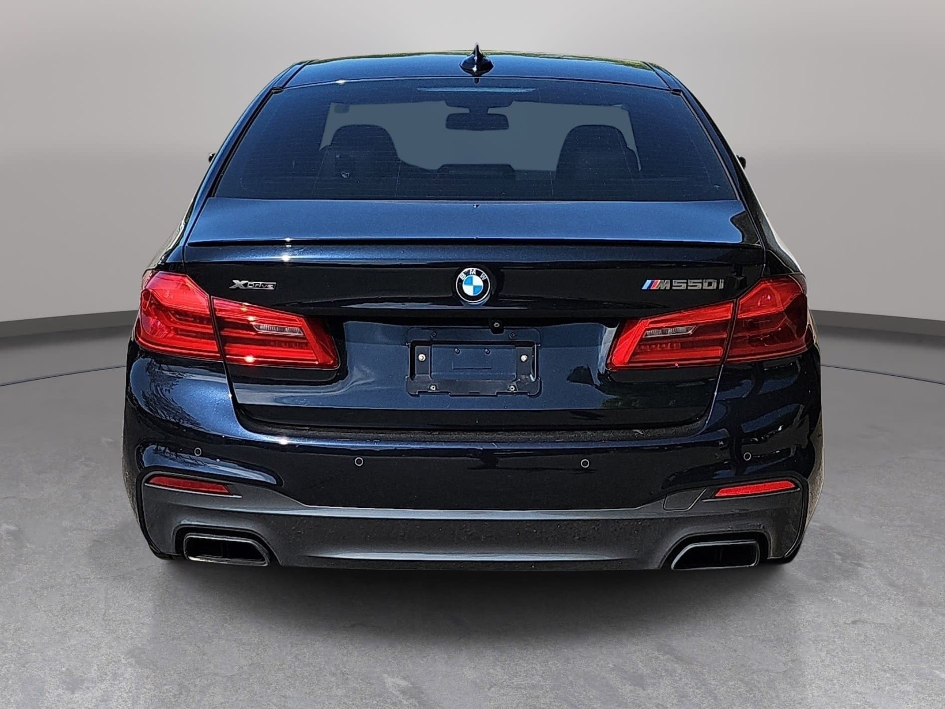 Used 2018 BMW M550i xDrive w/ Driving Assistance Package image 6