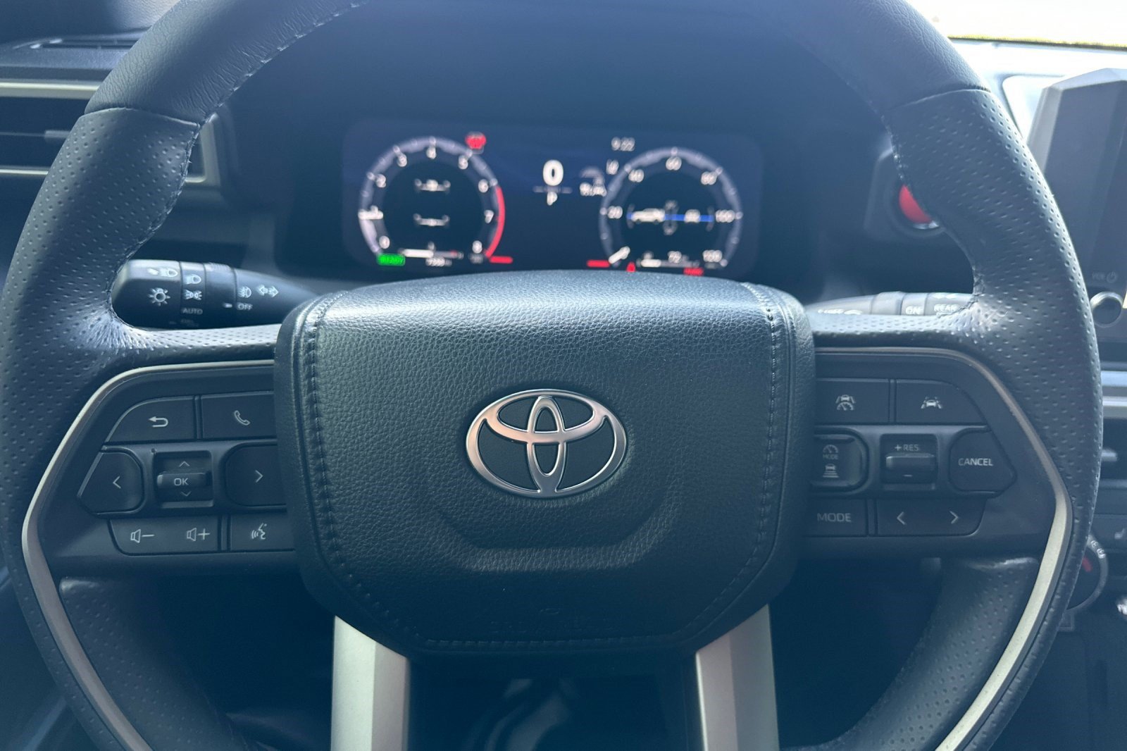 Used 2025 Toyota 4Runner TRD Off-Road AWD/4WD image 10