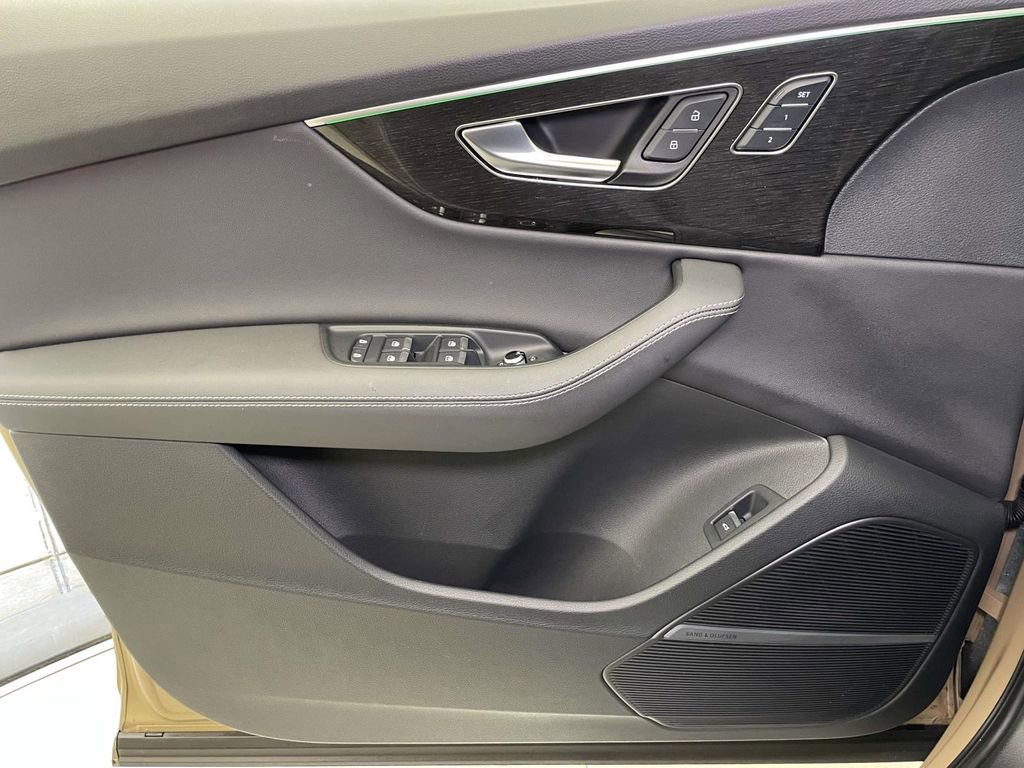 Used 2025 Audi Q7 3.0T Premium Plus image 35