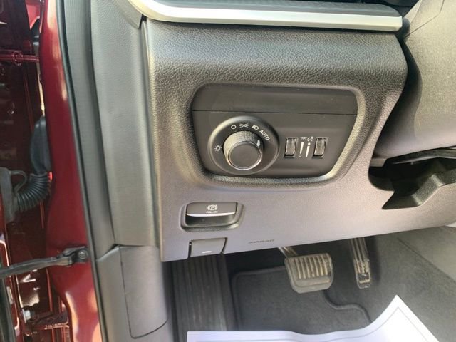 Used 2023 Jeep Grand Cherokee Altitude AWD/4WD image 13