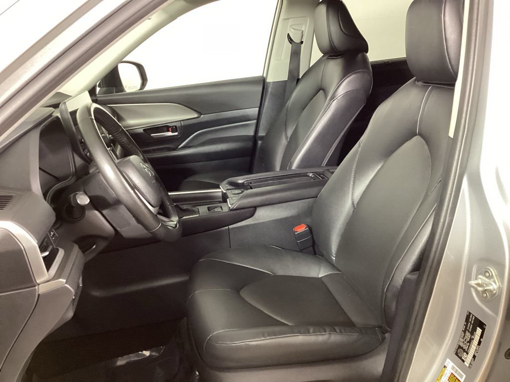 Used 2024 Toyota Grand Highlander AWD image 10
