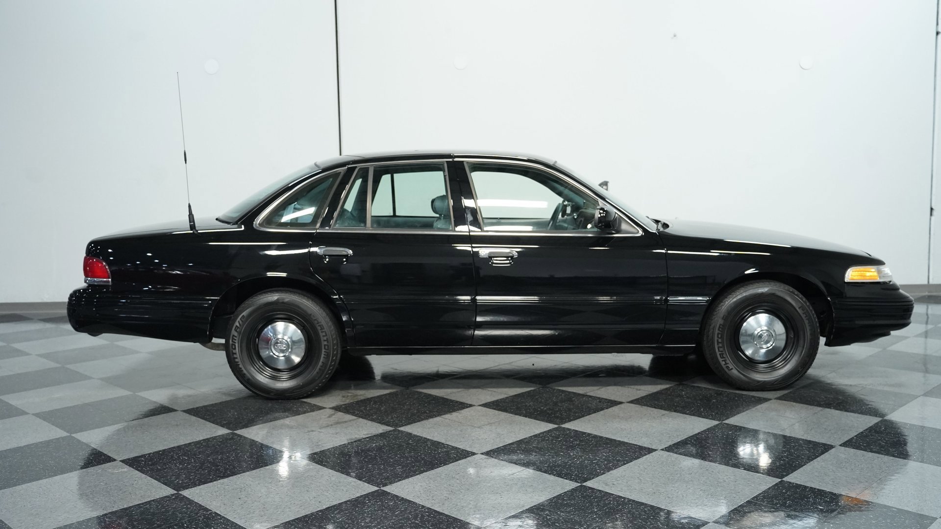 Used 1997 Ford Crown Victoria Police Interceptor image 13