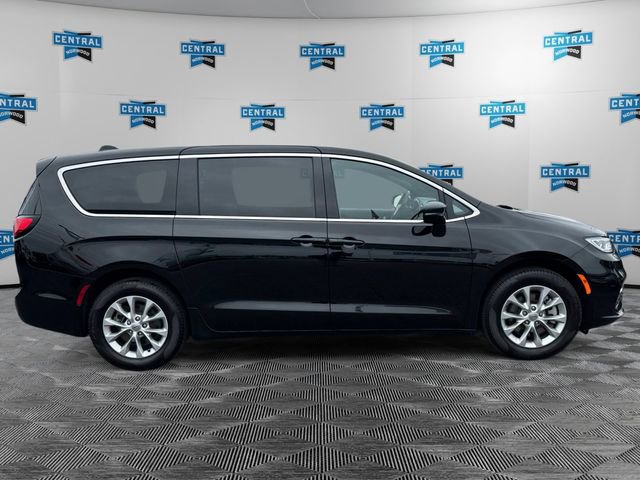 Certified 2025 Chrysler Pacifica Select image 7
