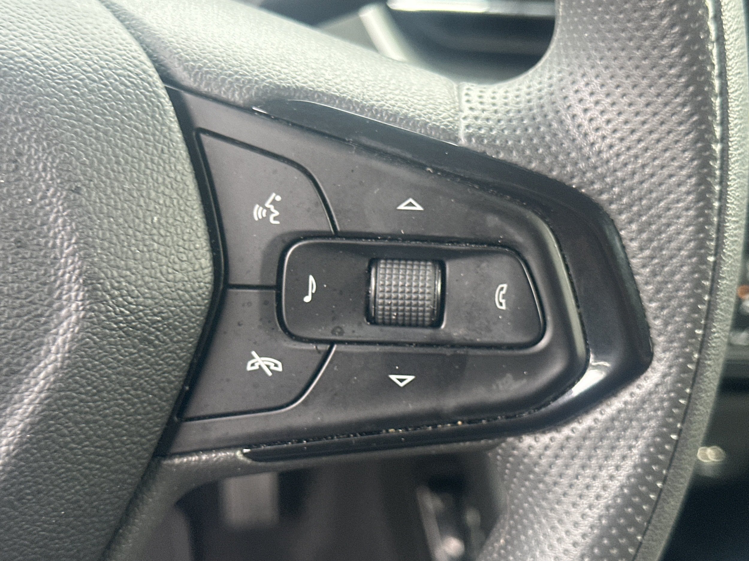Used 2025 Chevrolet TrailBlazer LT FWD image 25