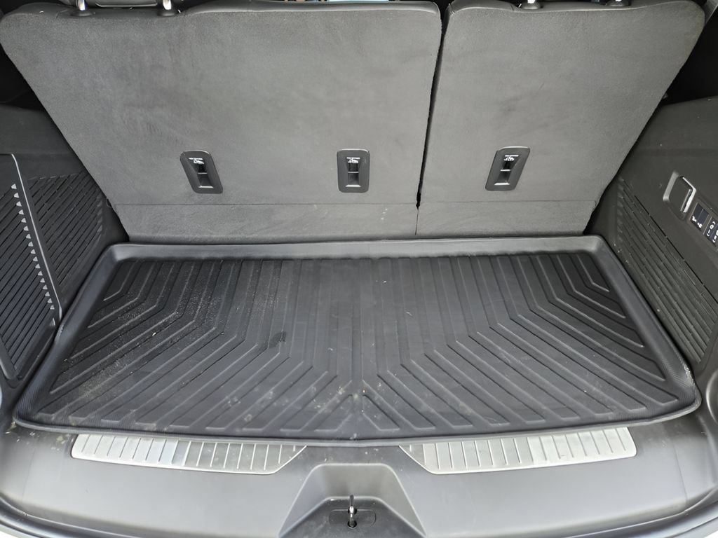 Used 2024 GMC Yukon AT4 w/ Technology Package AWD/4WD image 31