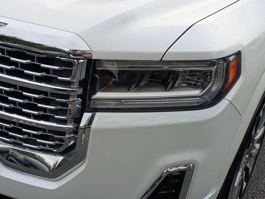 Used 2023 GMC Acadia Denali w/ Denali Ultimate Package FWD image 10