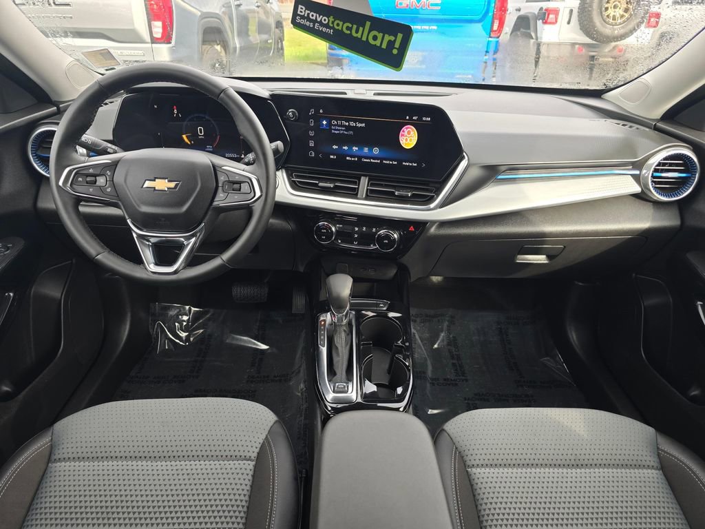 Certified 2025 Chevrolet Trax LT w/ LT Convenience Package FWD image 14