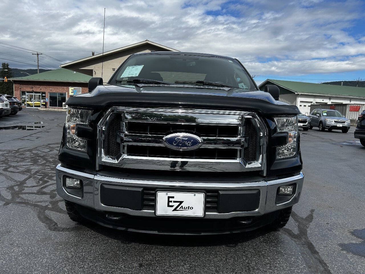Used 2015 Ford F150 XLT w/ Equipment Group 301A Mid AWD/4WD image 3