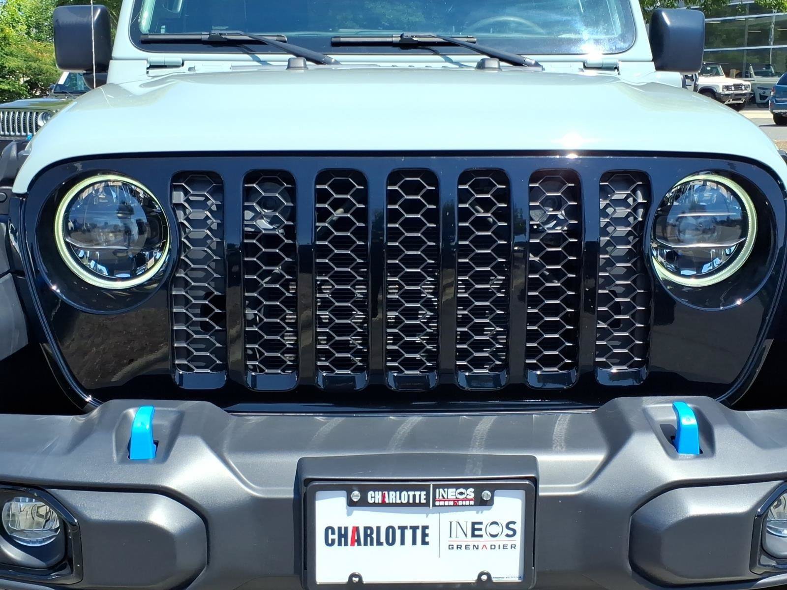 Used 2023 Jeep Wrangler Unlimited w/ Sun & Screen Package AWD/4WD image 16