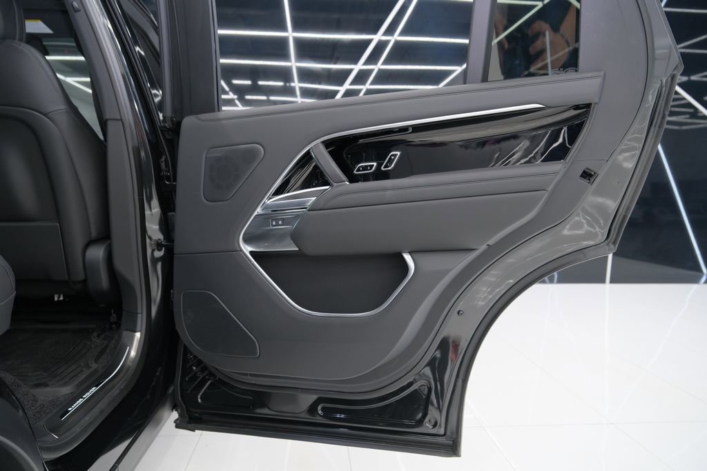 Used 2026 Land Rover Range Rover Long Wheelbase SE image 47