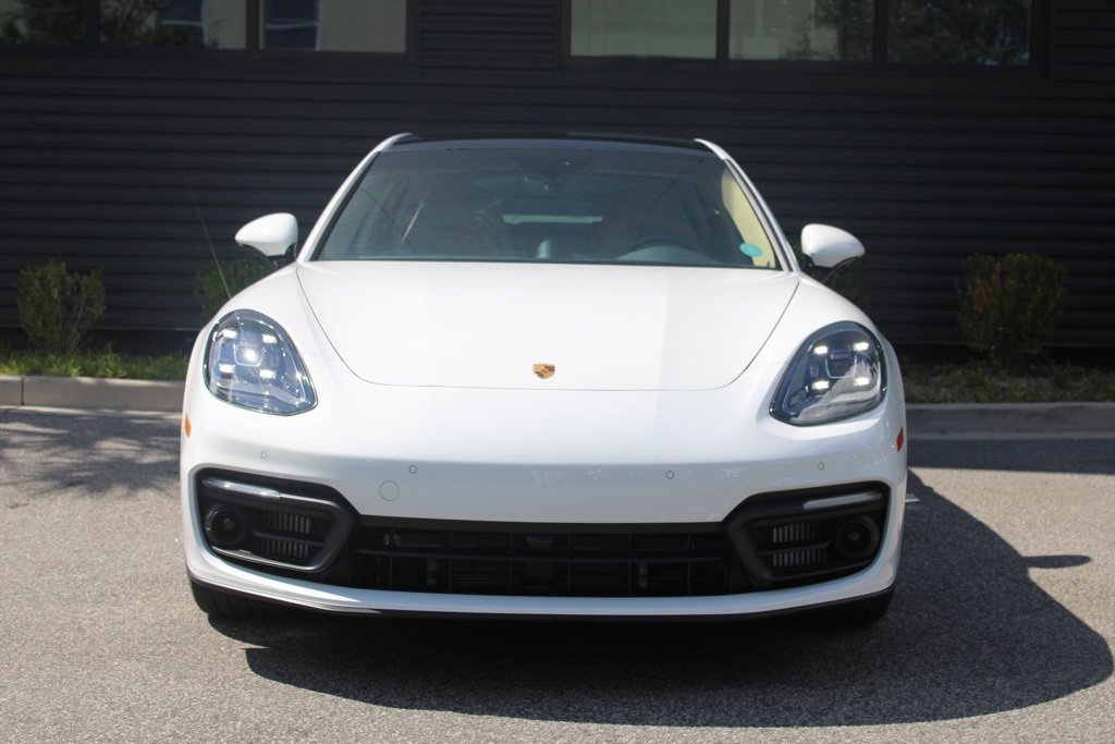 Used 2023 Porsche Panamera 4 image 10