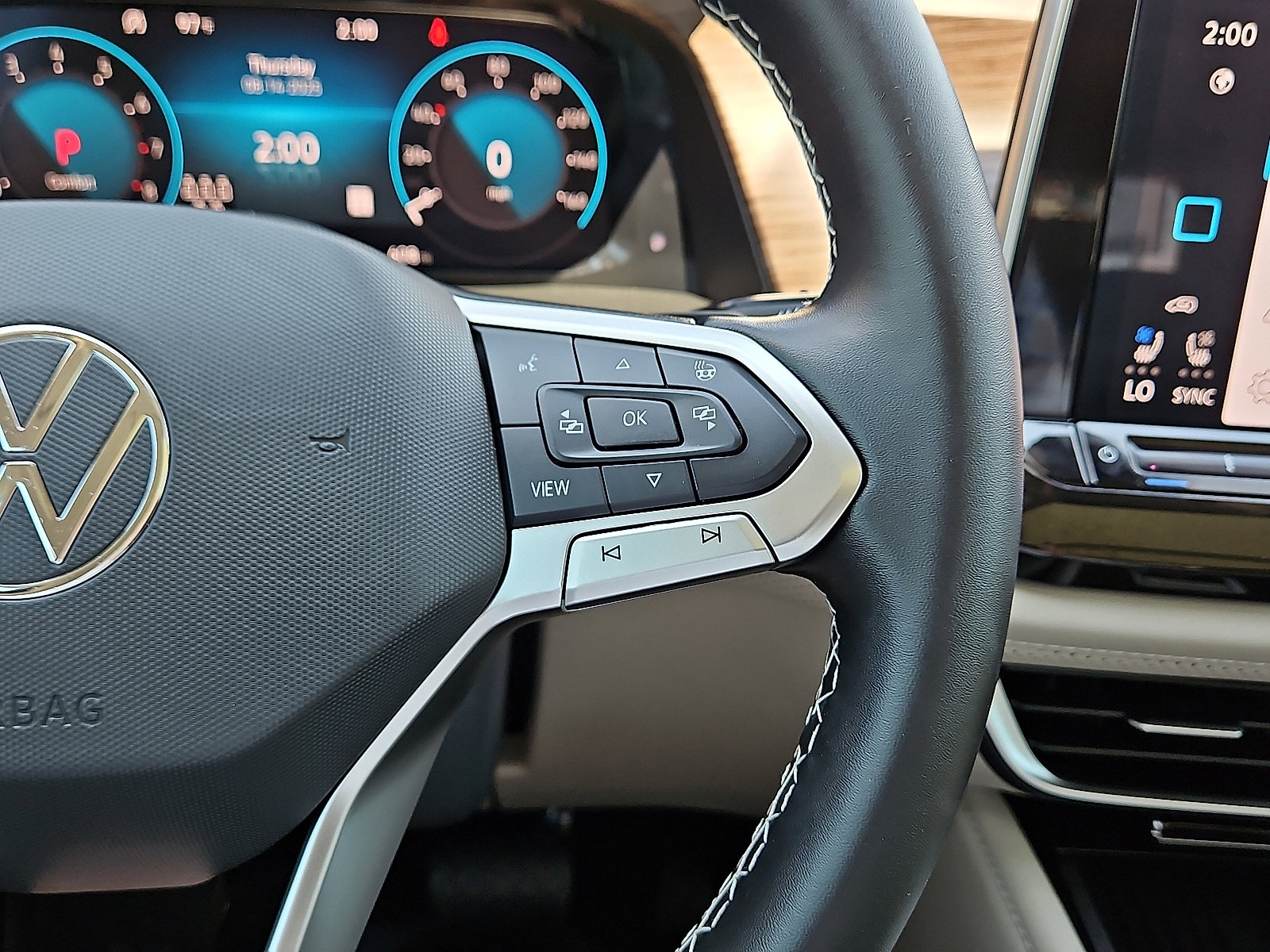 Used 2025 Volkswagen Atlas SEL image 19