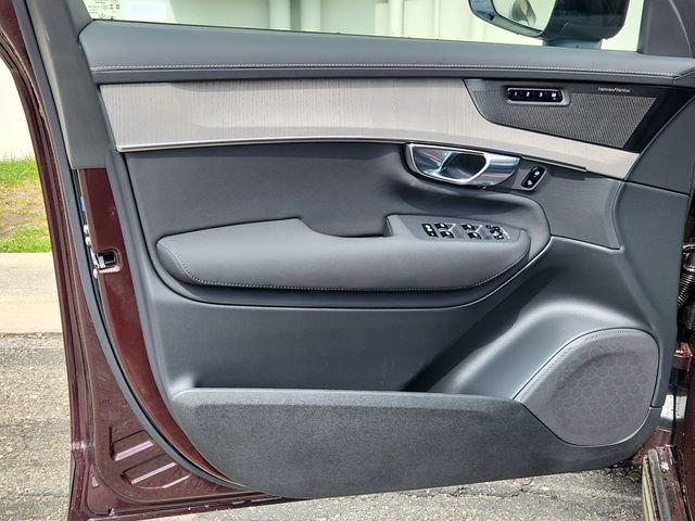 New 2026 Volvo XC90 B6 Ultra w/ Protection Package image 9