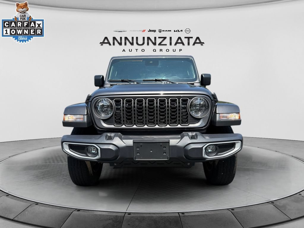 Used 2025 Jeep Gladiator Sport AWD/4WD image 8