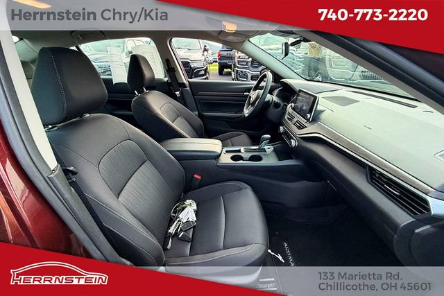 Used 2025 Nissan Altima 2.5 SV FWD image 21
