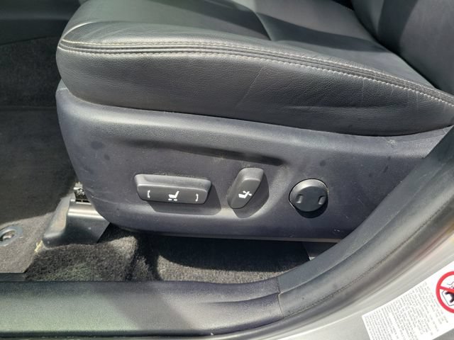 Used 2017 Toyota Prius V Five w/ Advanced Technology Package FWD image 15