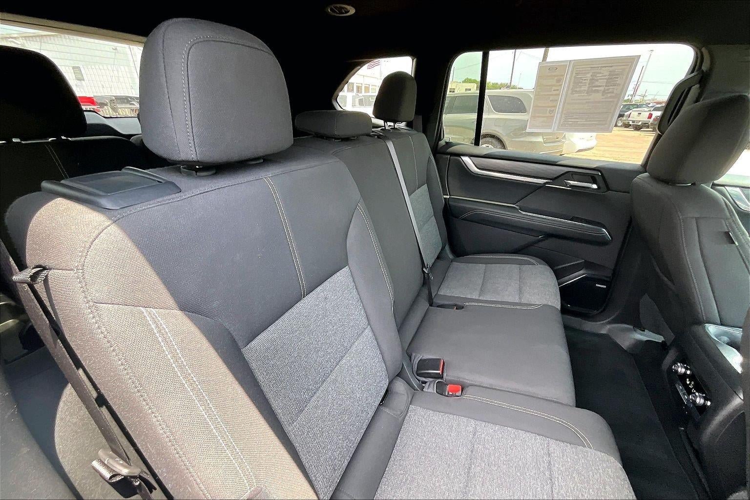Used 2025 GMC Acadia Elevation AWD/4WD image 24