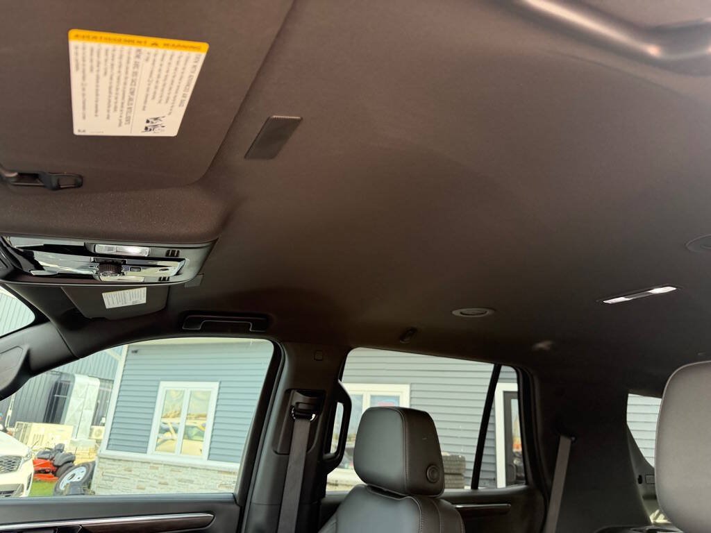 Used 2026 Chevrolet Tahoe Z71 w/ Comfort Package AWD/4WD image 16