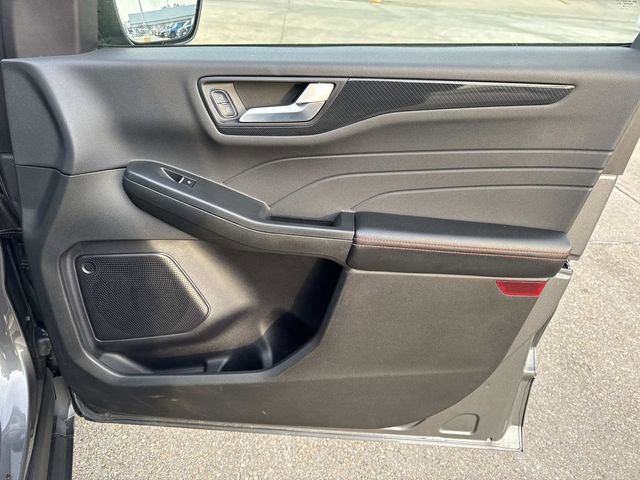 Used 2024 Ford Escape ST-Line image 18