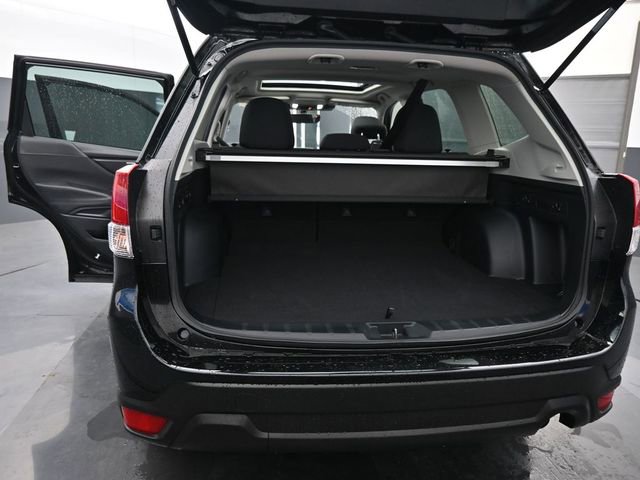 Used 2023 Subaru Forester Premium image 8