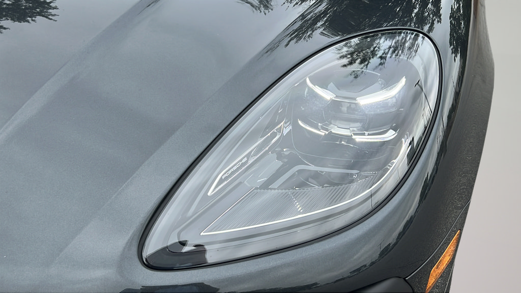 New 2026 Porsche Macan Turbo AWD/4WD image 11