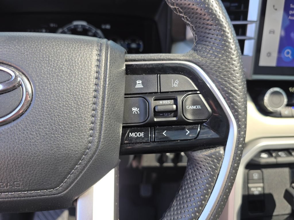 Used 2024 Toyota Sequoia Capstone AWD/4WD image 33