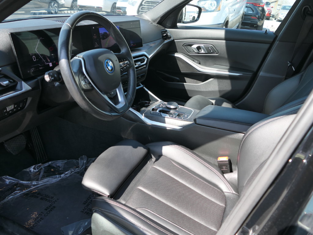 Used 2024 BMW 330e RWD image 10