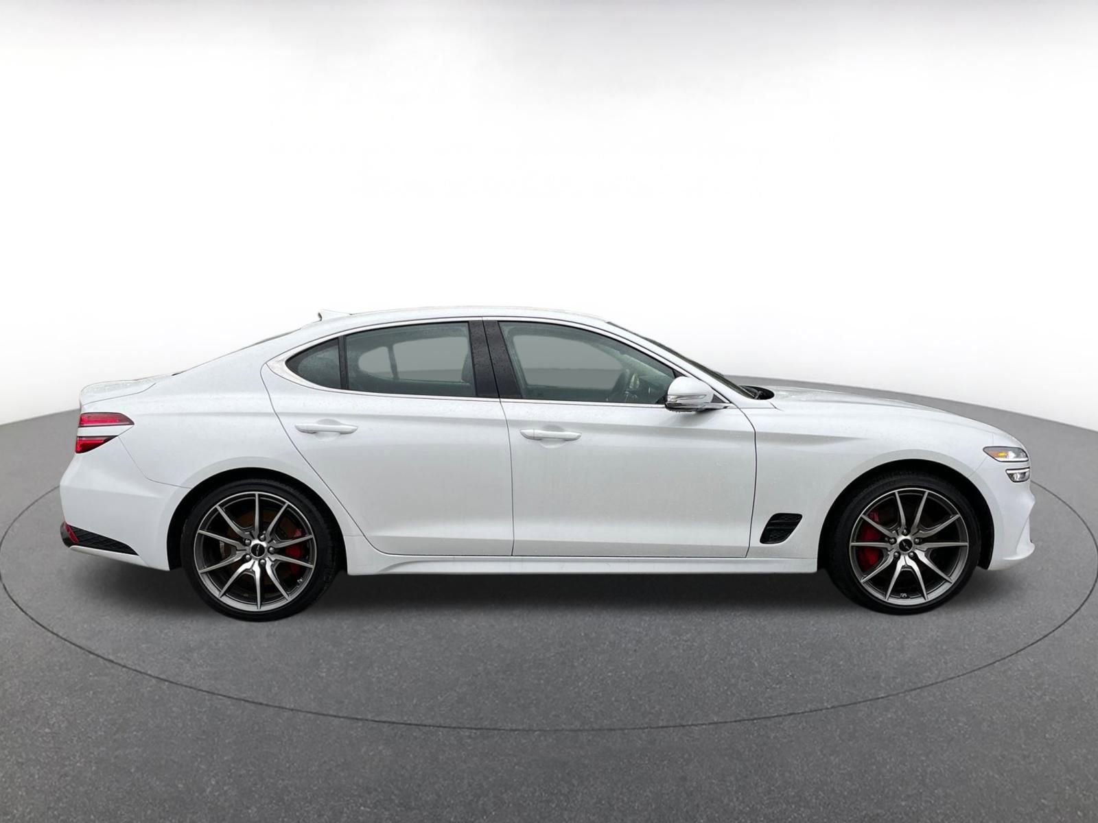 Used 2025 Genesis G70 2.5T image 15