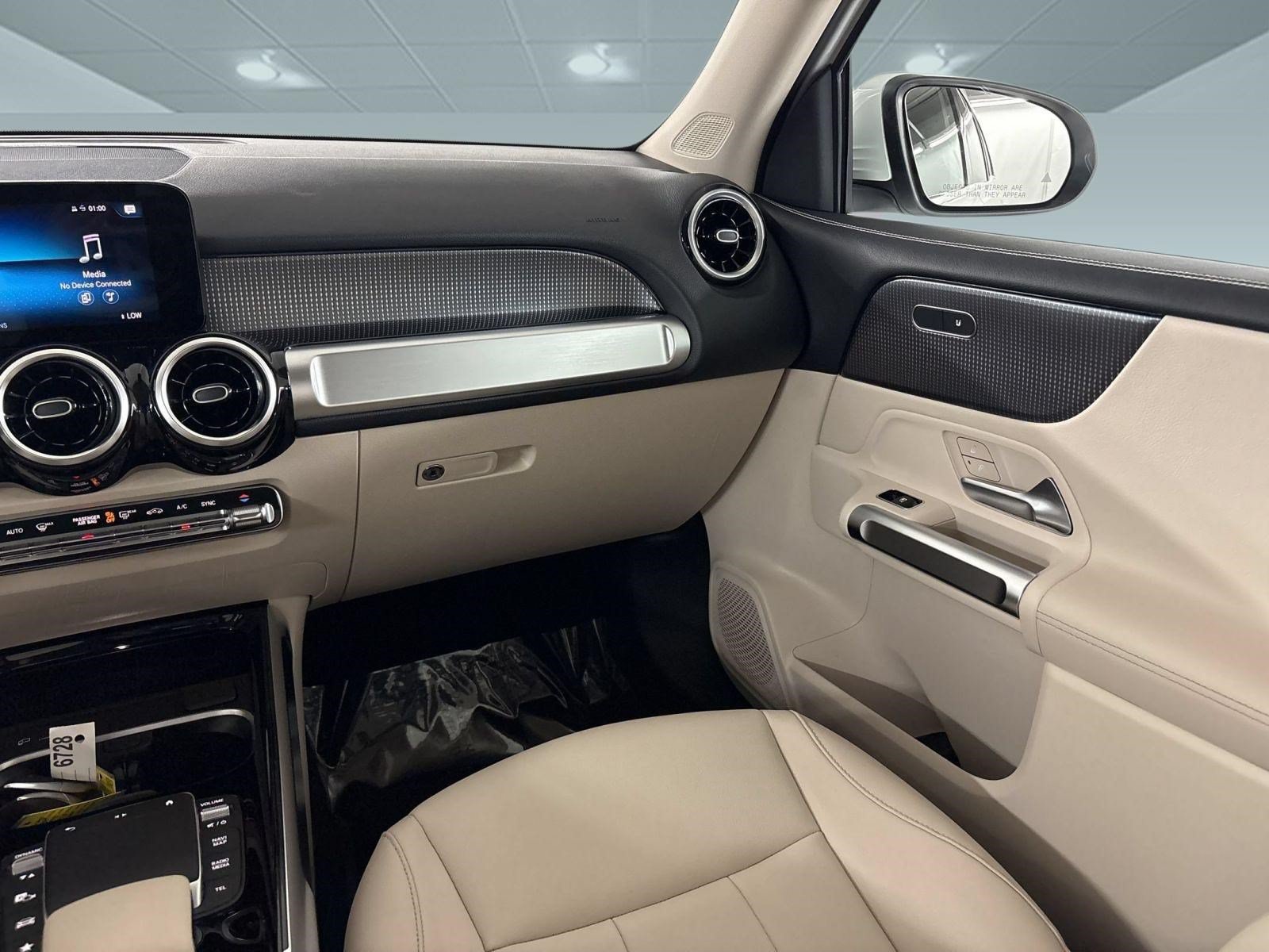 Used 2022 Mercedes-Benz GLB 250 image 30