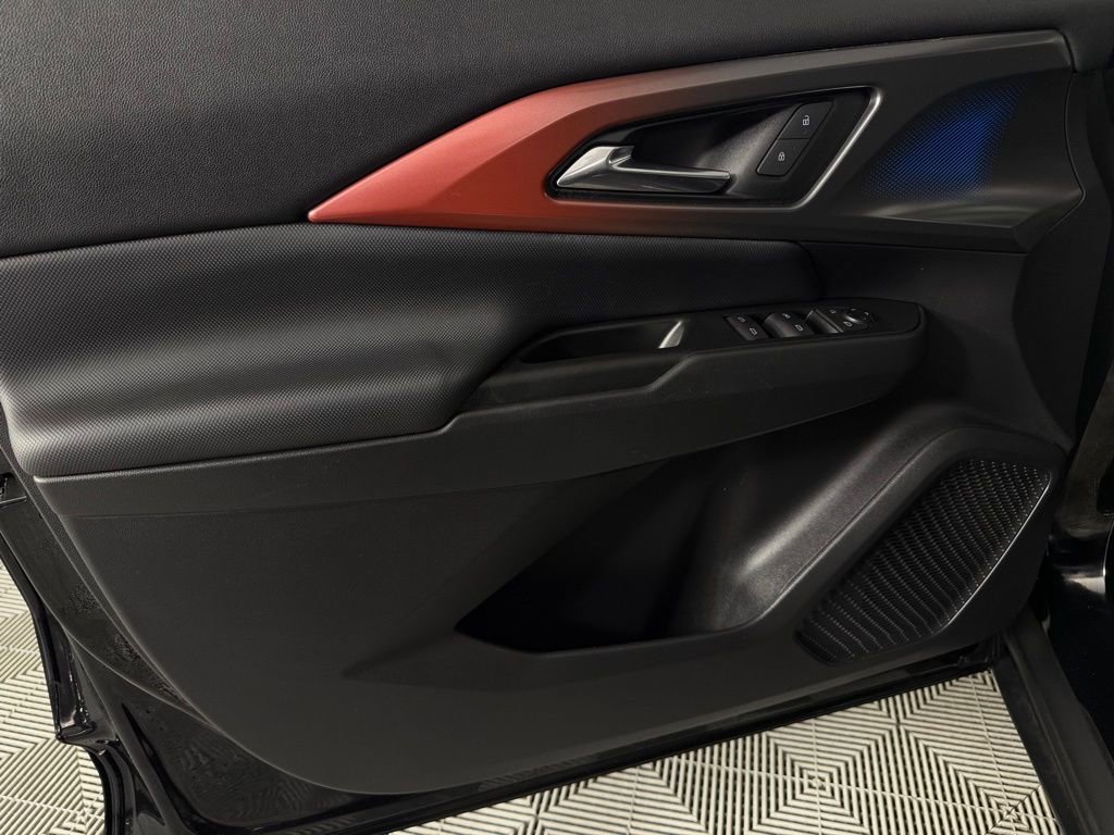 Used 2024 Chevrolet Equinox EV RS image 25