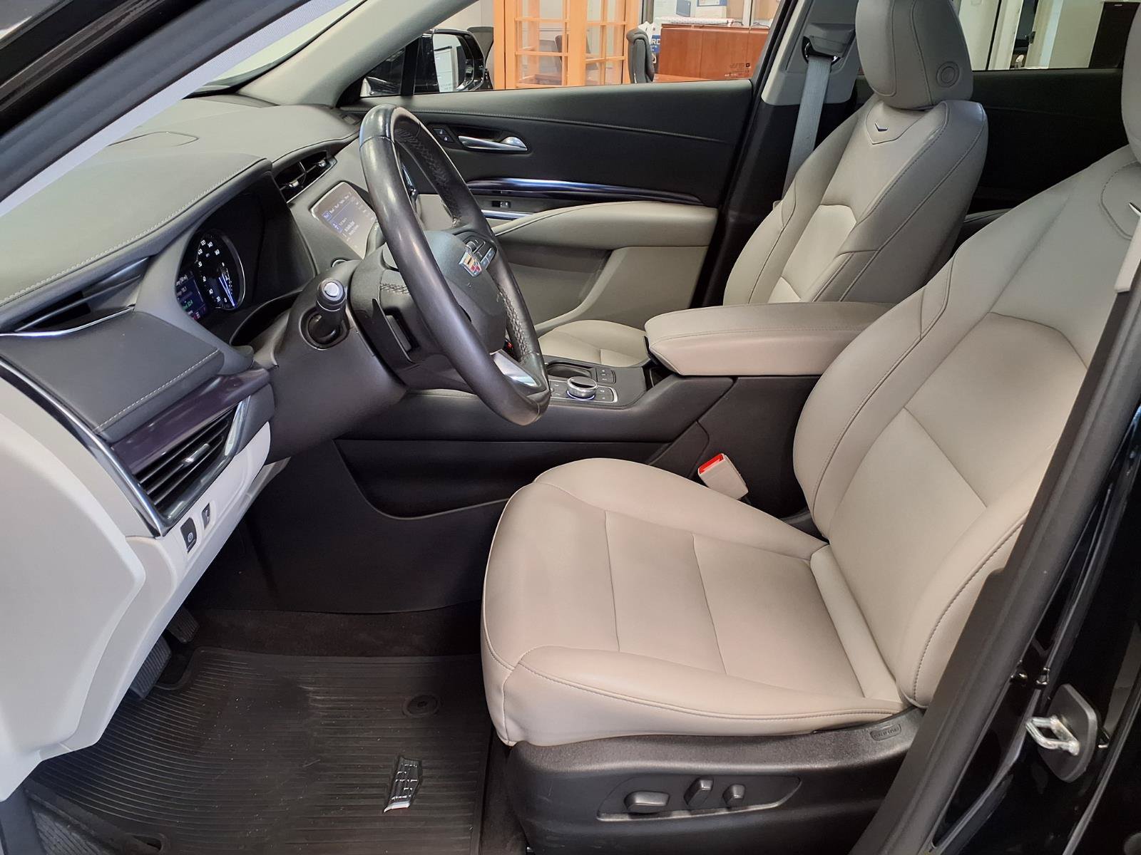 Certified 2023 Cadillac XT4 Luxury w/ Cold Weather Package AWD/4WD image 21