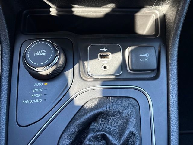 Used 2021 Jeep Cherokee Latitude Lux image 19