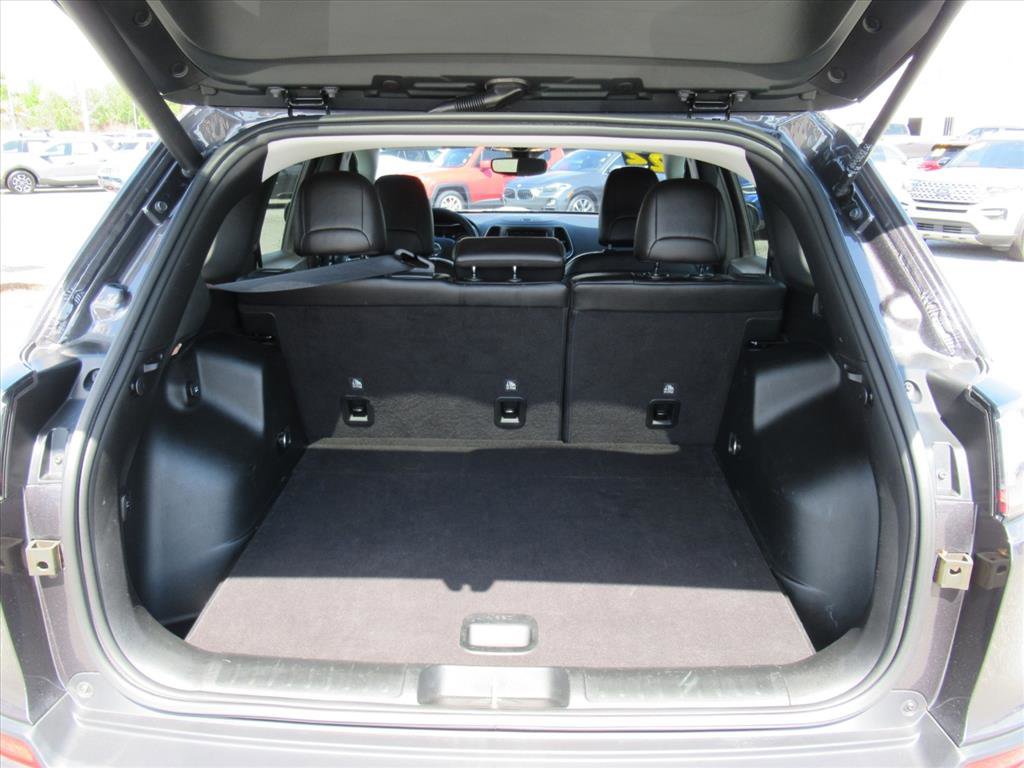Used 2022 Jeep Cherokee Trailhawk w/ Premium Leather Package AWD/4WD image 33