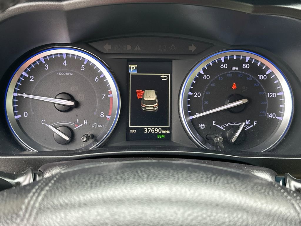 Used 2019 Toyota Highlander XLE FWD image 27