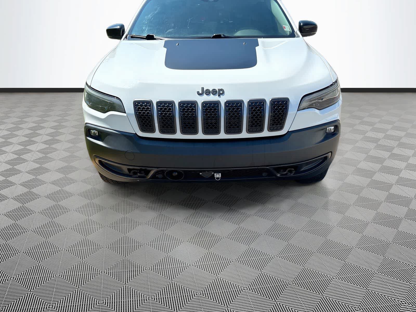 Used 2022 Jeep Cherokee Trailhawk w/ Trailer Tow Group AWD/4WD image 2