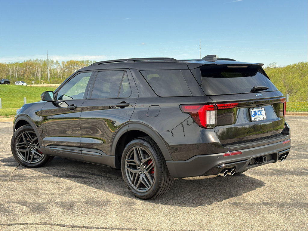Used 2026 Ford Explorer ST AWD/4WD image 2