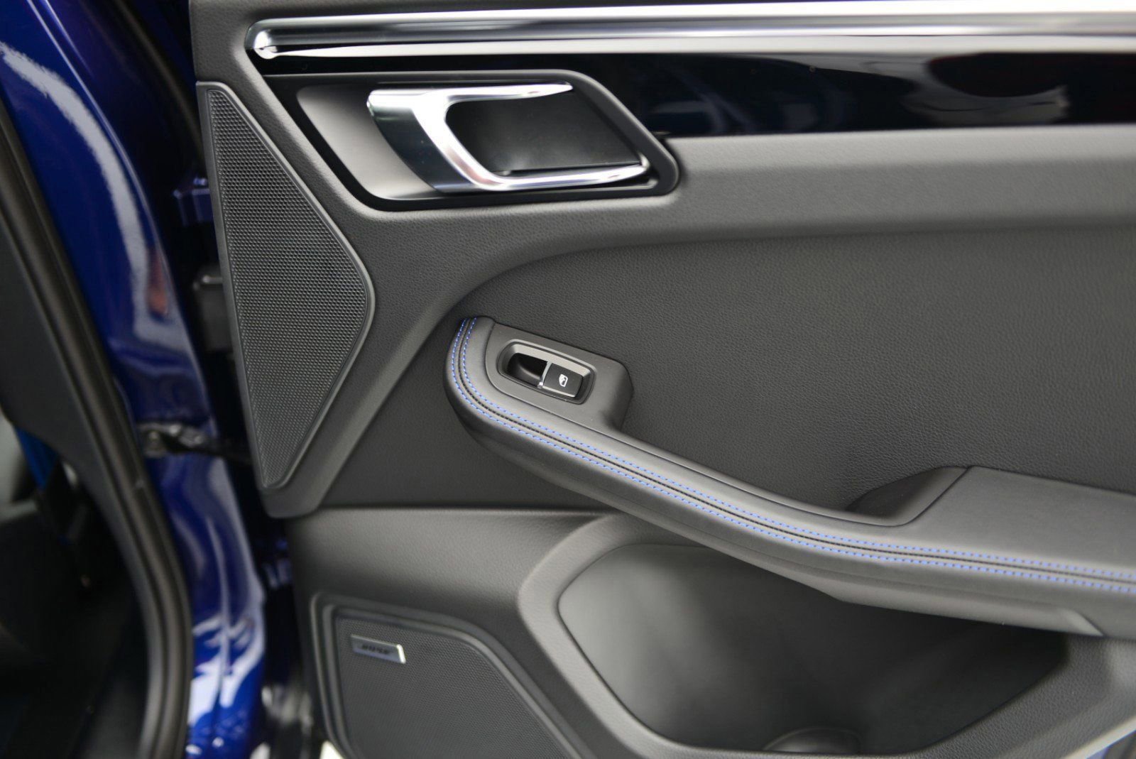 Used 2025 Porsche Macan image 28