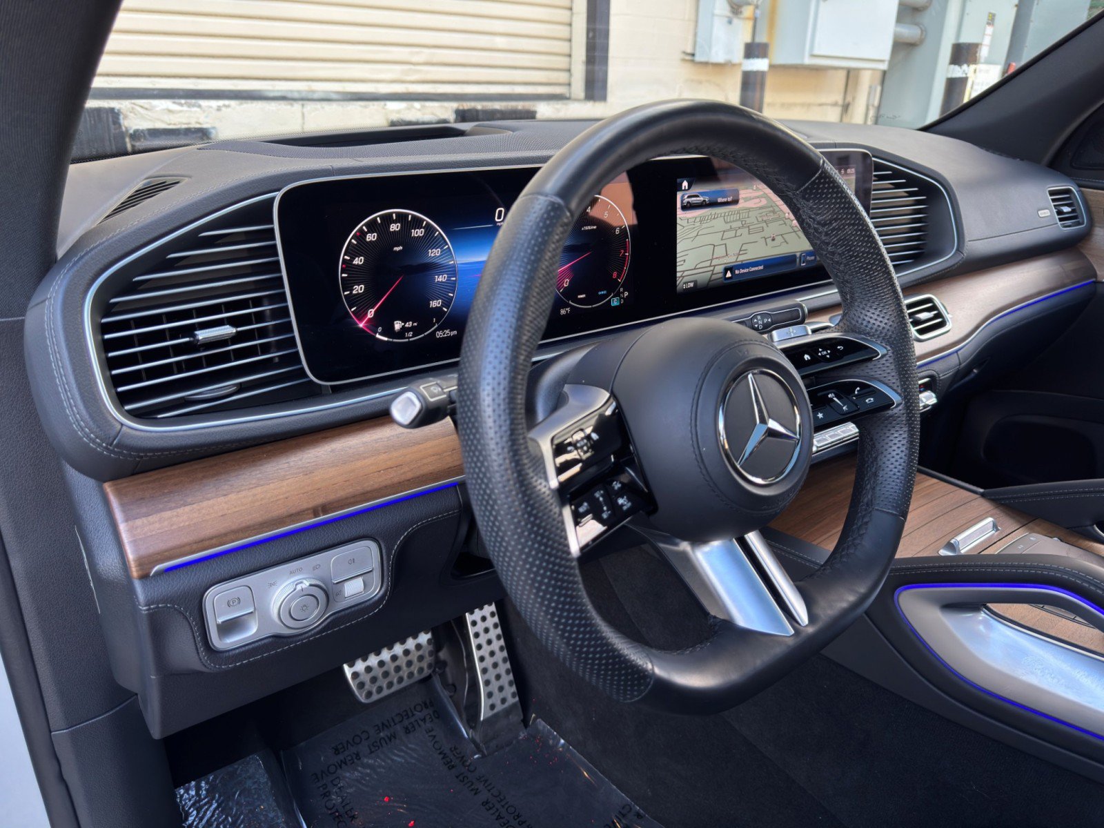 Used 2024 Mercedes-Benz GLS 580 4MATIC image 14
