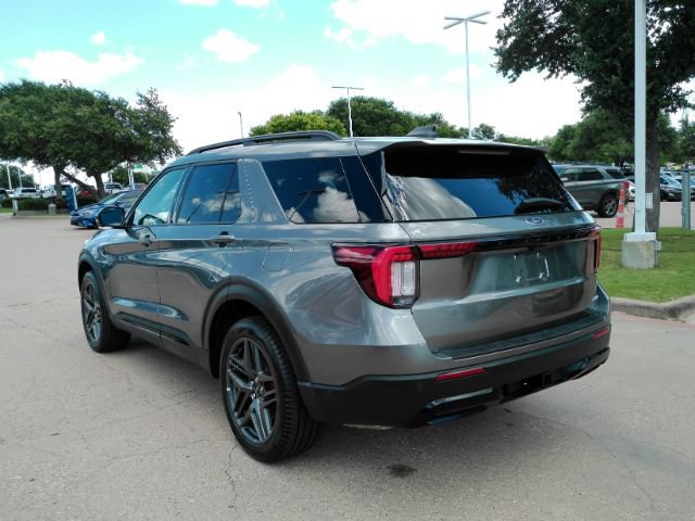 Used 2026 Ford Explorer ST-Line w/ ST-Line Street Pack AWD/4WD image 9