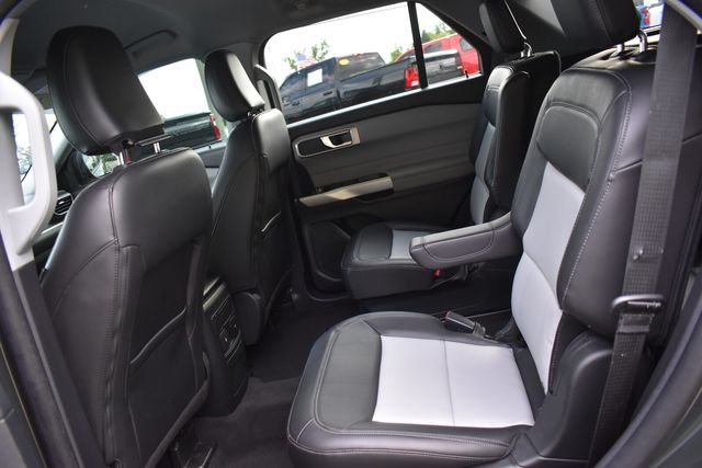 Used 2022 Ford Explorer XLT w/ Equipment Group 202A AWD/4WD image 19