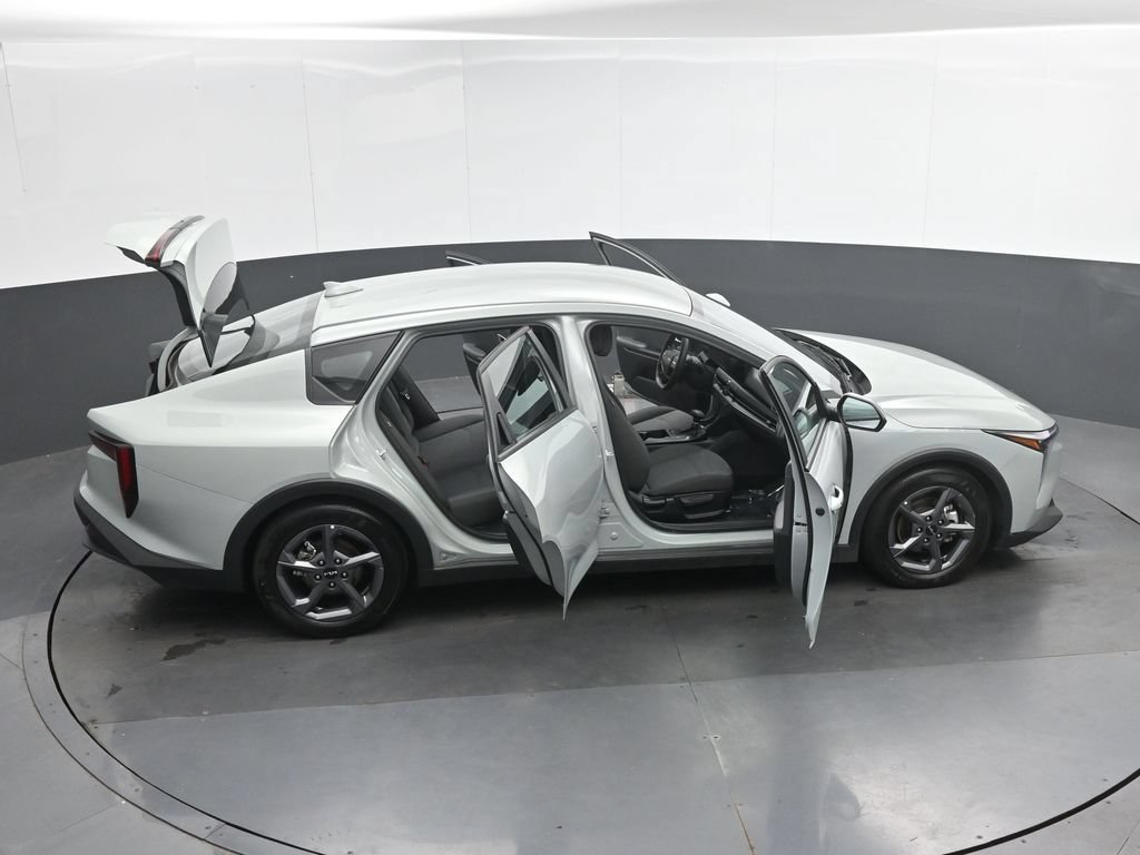 Used 2025 Kia K4 FWD image 49